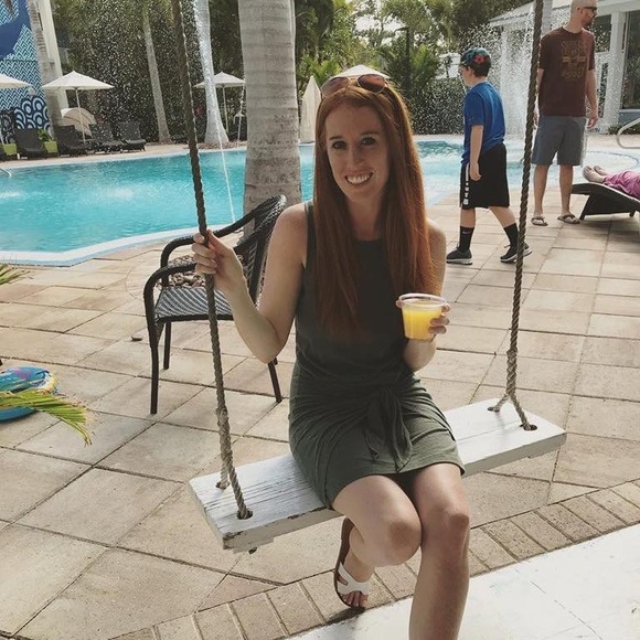 Meet your Posher, Rachel - Picture 1 of 1